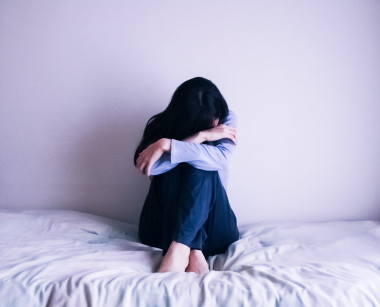夜が寂しい女性必見!寂しくなるその理由や、寂しい夜の過ごし方 | TERMWEB