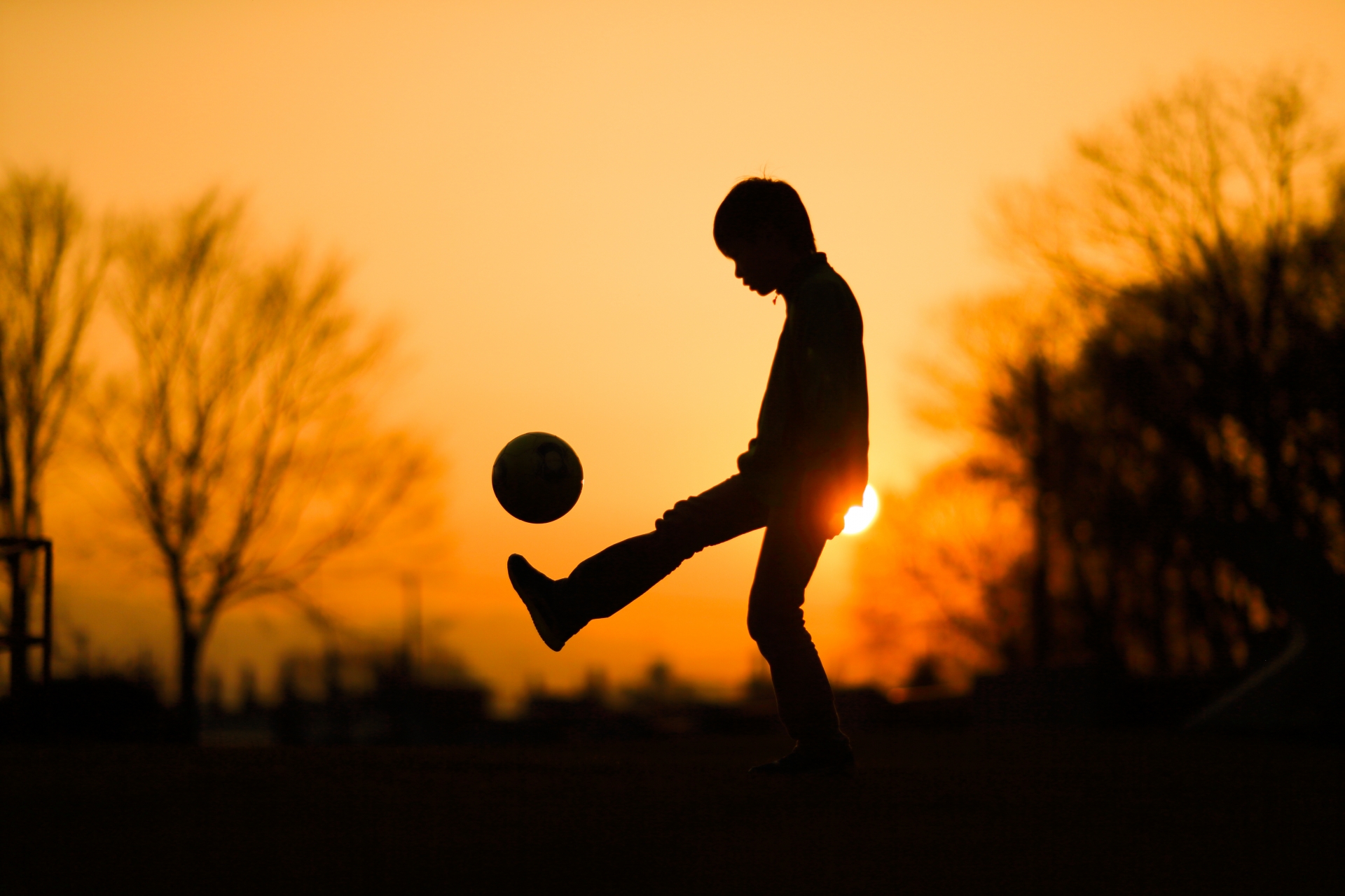 サッカー練習メニュー【低学年】やる気を引き出し褒めて育てる